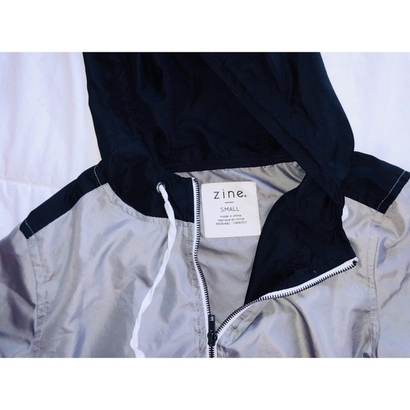 Zine Windbreaker - Picture 3 of 3